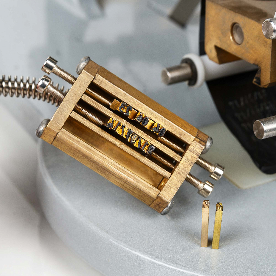 Датер Hualian Machinery DY-8