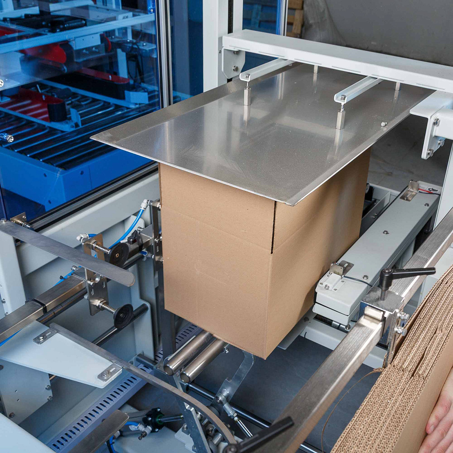 Автоматический формирователь коробов Hualian Machinery CXJ-4540D (кастомизация для высоты коробки 100 мм)