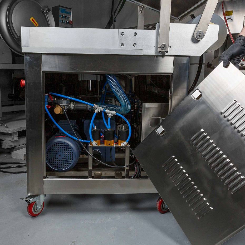 Запайщик лотков Hualian Machinery HVC-760FS (Матрицы 187х137х40, 210х148х40, 227х178х40)