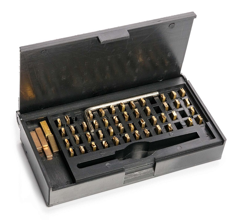 Комплект литер Hualian Machinery для DY-8B (PFS-C, 2*4*15 мм) (00000006669)